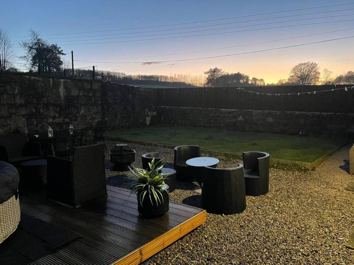 Rural Chapel Cottage Near Airport Bar & Hot Tub Aberdeen Exterior photo